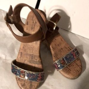American Eagle little Girls sandals